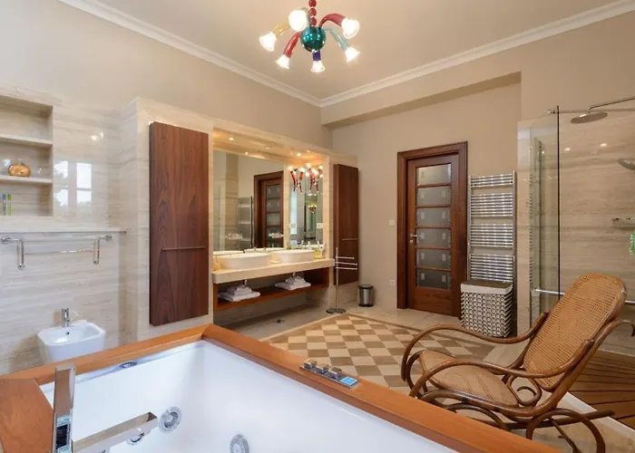 Luxury Seafront Castello With Heated Pool, Jacuzzi And Sauna At The In ヴィラ