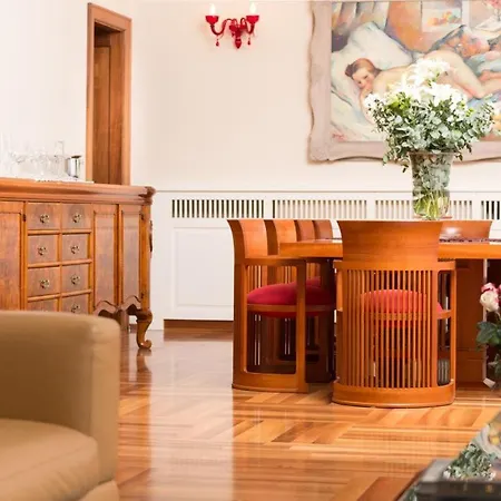 וילה Luxury Seafront Castello With Heated Pool, Jacuzzi And Sauna At The In ספליט