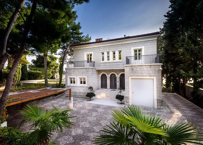 Luxury Seafront Castello With Heated Pool, Jacuzzi And Sauna At The In Вілла *