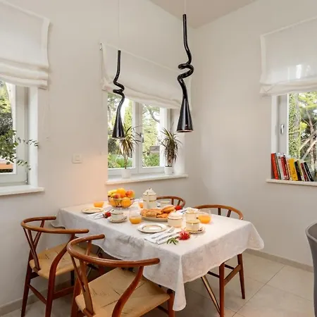 Luxury Seafront Castello With Heated Pool, Jacuzzi And Sauna At The In Split