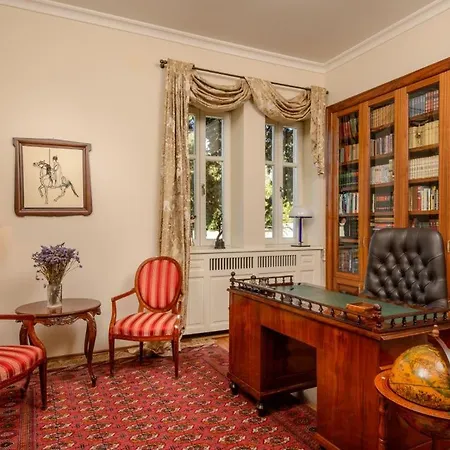 Luxury Seafront Castello With Heated Pool, Jacuzzi And Sauna At The In سبليت