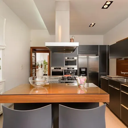 فيلة Luxury Seafront Castello With Heated Pool, Jacuzzi And Sauna At The In سبليت