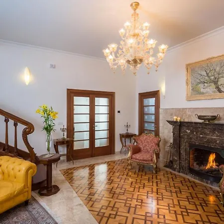 فيلة Luxury Seafront Castello With Heated Pool, Jacuzzi And Sauna At The In سبليت