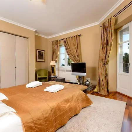 Luxury Seafront Castello With Heated Pool, Jacuzzi And Sauna At The In