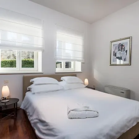 빌라 Luxury Seafront Castello With Heated Pool, Jacuzzi And Sauna At The In