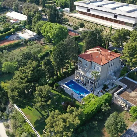 Villa Luxury Seafront Castello Near Old Town With Private Pool