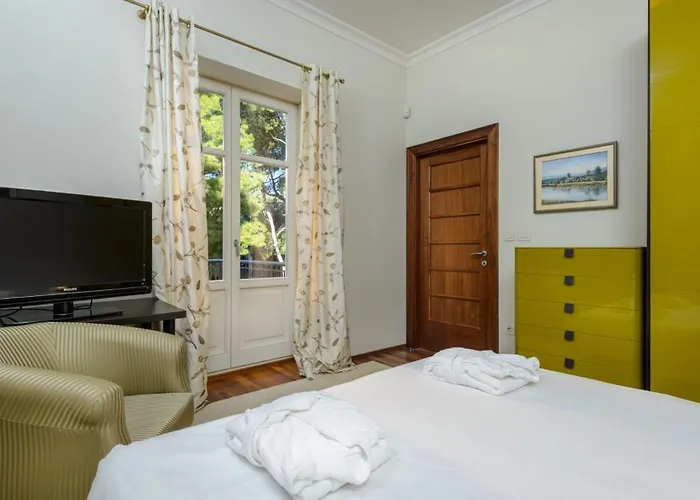 别墅 Luxury Seafront Castello With Heated Pool, Jacuzzi And Sauna At The In *