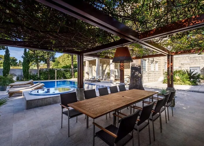 别墅 Luxury Seafront Castello With Heated Pool, Jacuzzi And Sauna At The In