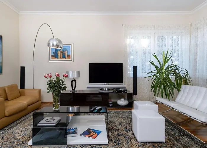 别墅 Luxury Seafront Castello With Heated Pool, Jacuzzi And Sauna At The In