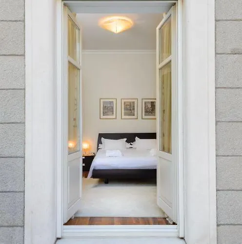 别墅 Luxury Seafront Castello With Heated Pool, Jacuzzi And Sauna At The In 斯普利特