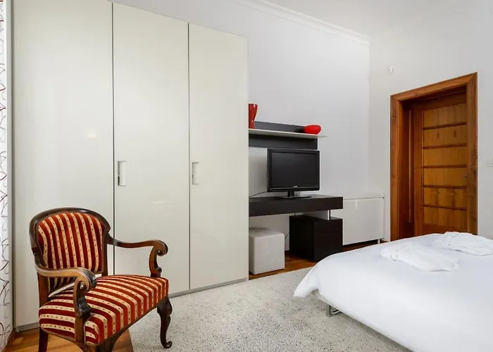 Luxury Seafront Castello With Heated Pool, Jacuzzi And Sauna At The In * 斯普利特