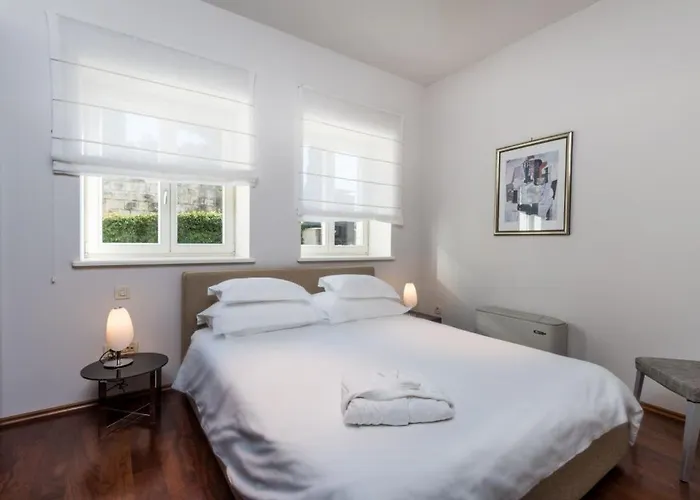 别墅 Luxury Seafront Castello With Heated Pool, Jacuzzi And Sauna At The In