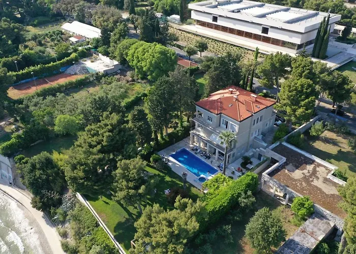 Luxury Seafront Castello With Heated Pool, Jacuzzi And Sauna At The In 别墅 *