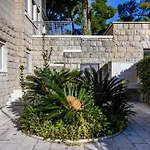 Villa Luxury Seafront Castello Near Old Town With Private Pool *
