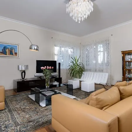 Luxury Seafront Castello With Heated Pool, Jacuzzi And Sauna At The In Split